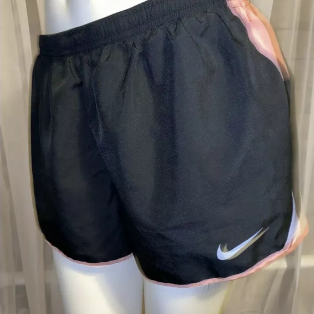 Women’s Large Nike Dri-Fit Black Pink Shorts